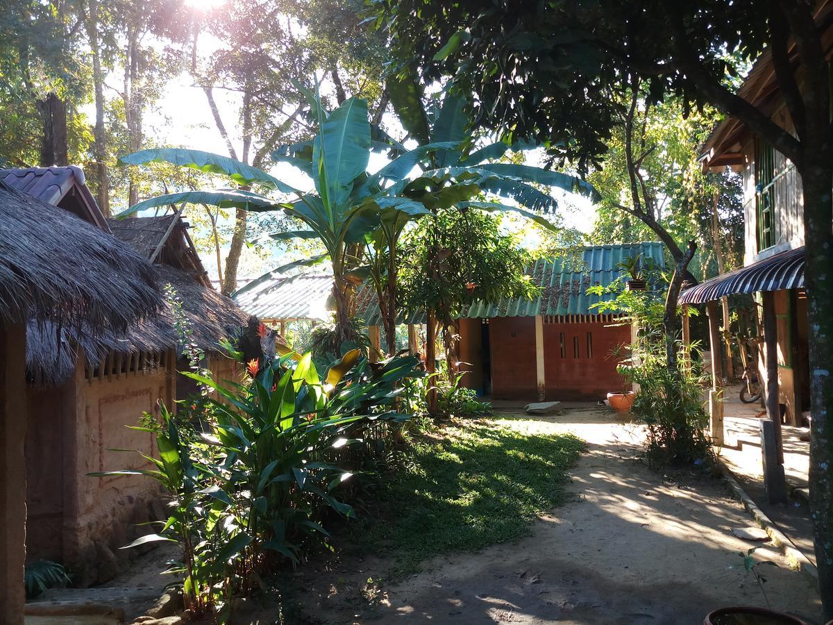 Hill Tribe Art House Apartment Чианг Рай Екстериор снимка