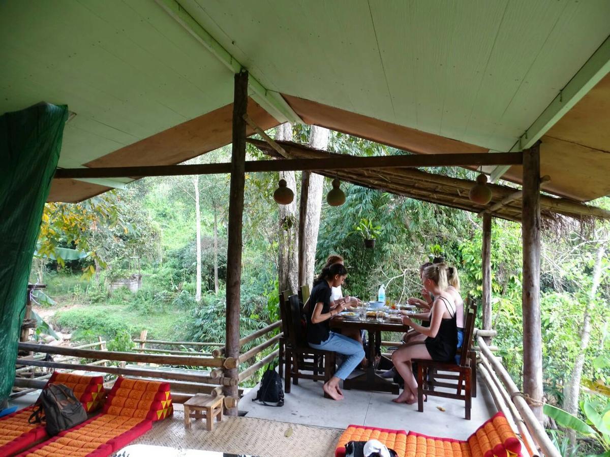 Hill Tribe Art House Apartment Чианг Рай Екстериор снимка