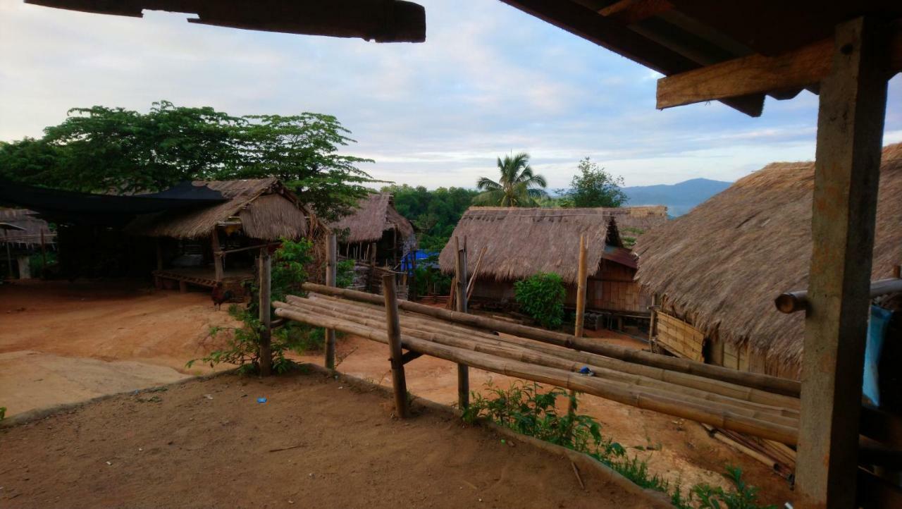 Hill Tribe Art House Apartment Чианг Рай Екстериор снимка